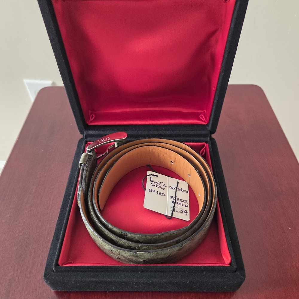 Elegant Black and Tan Leather Belt